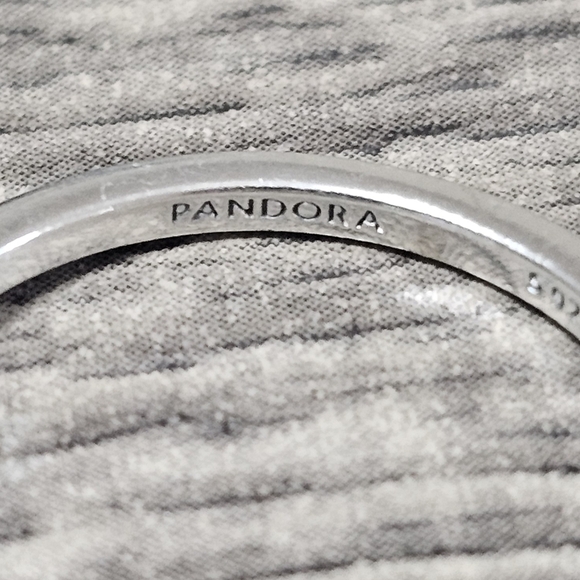 Authentic Pandora Halo Hearts Ring - Picture 5 of 5